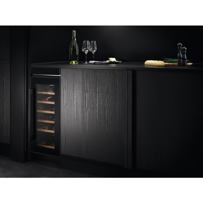 AEG AWUS020B5B Black Wine Cooler